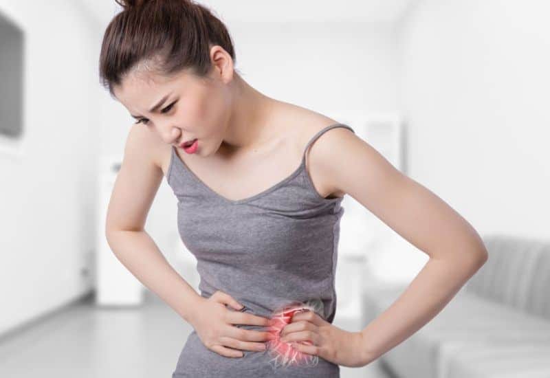 Ợ chua đau dạ dày: Triệu chứng không nên chủ quan!